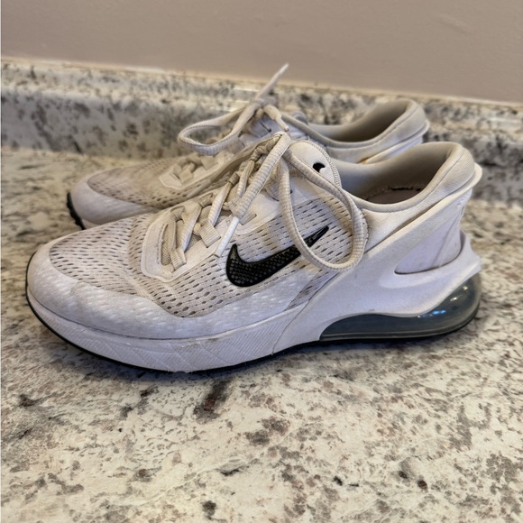 Nike White and Black Women's Sneakers - Picture 3 of 4